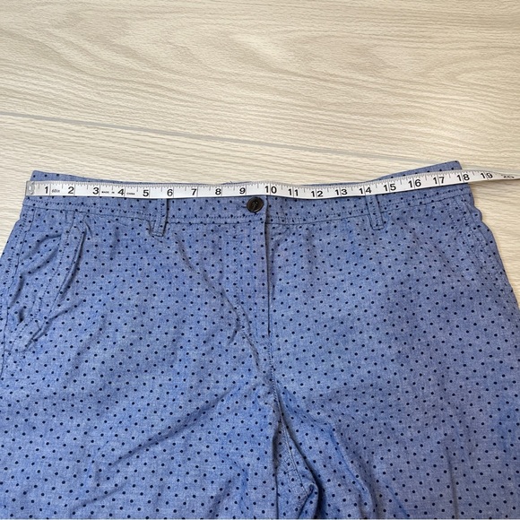 Talbots Girlfriend Chino Blue Chambray Dots Flat Front Cotton Shorts Size 14 - Picture 8 of 11